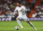 开云体育登录-赛道与绿茵的共振，F1新赛季揭幕战之夜，德里赫特彻底打爆防线