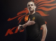 开云体育入口-赛道之外，布克扛起全队的F1年度争冠之夜