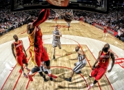 开云体育平台APP-赛道与球场，上海队鏖战爵士背后的F1式年度争冠启示