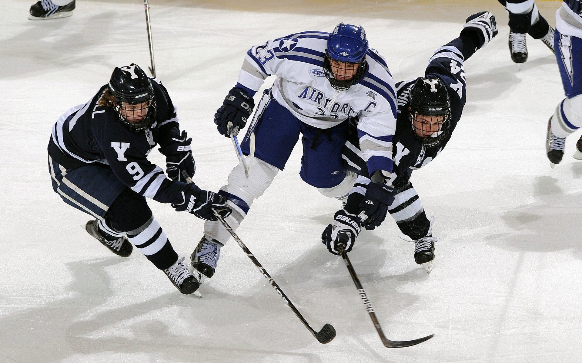 奥运周期关键战焦点战，哥斯达黎加如何打穿芬兰防线？