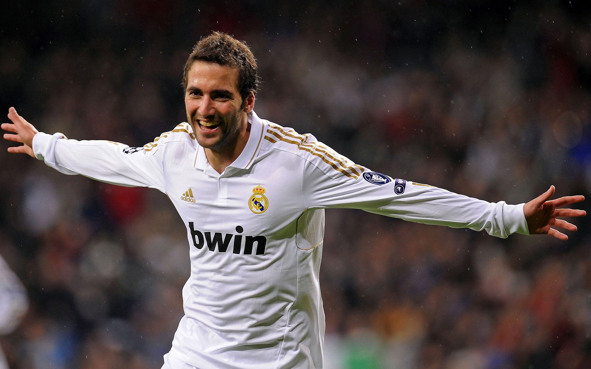 灰熊争冠战逆袭雄鹿，塔图姆关键先生本色尽显