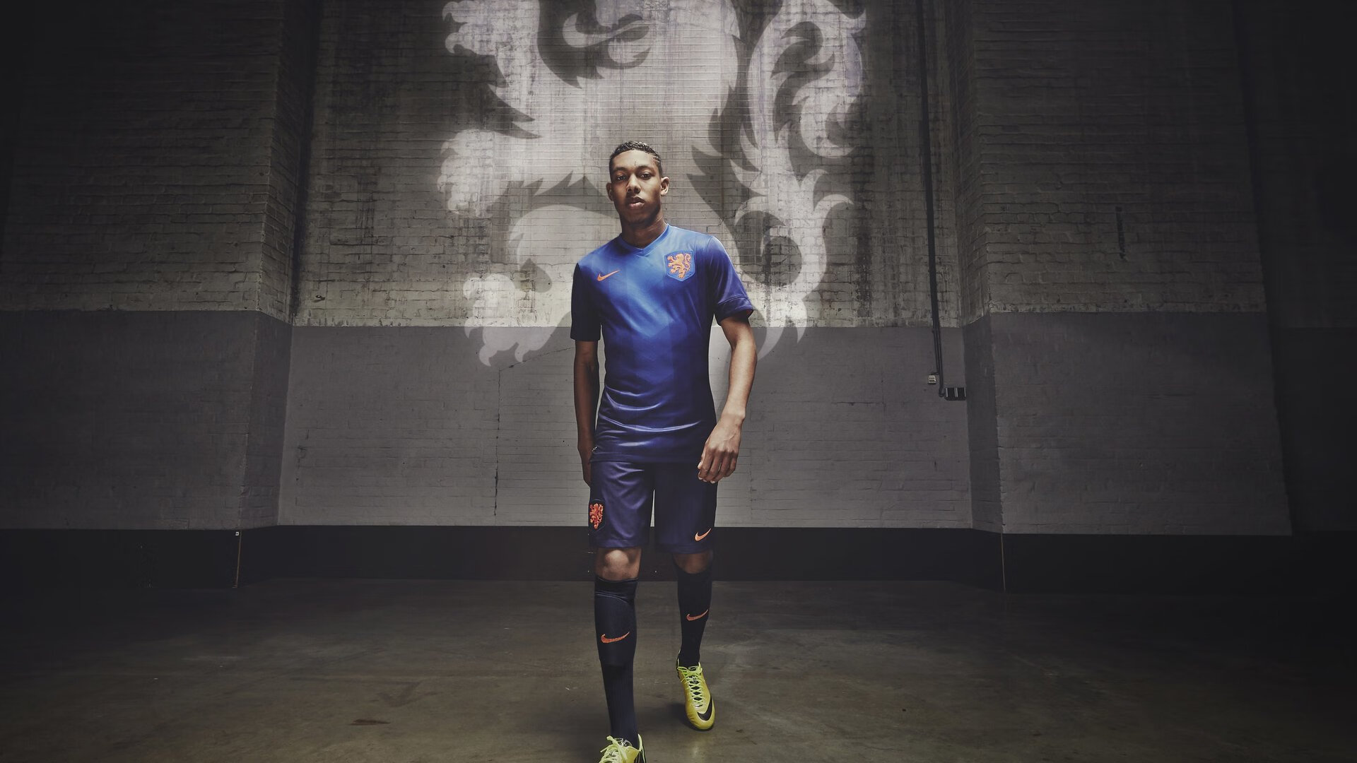 跨界传奇，当尼斯湖怪拿下加拿大，C罗在NBA总决赛接管比赛